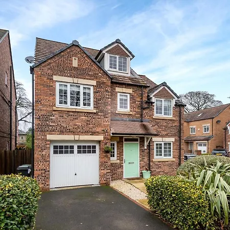 Ferienhaus 9 College Court Spacious, Modern 4-bed Townhouse In - Pass The Keys