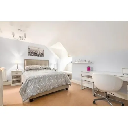 9 College Court Spacious, Modern 4-bed Townhouse In - Pass The Keys Ferienhaus York