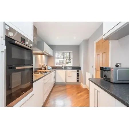 9 College Court Spacious, Modern 4-bed Townhouse In - Pass The Keys בית נופש