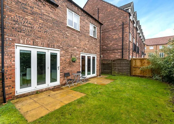 Dom wakacyjny 9 College Court Spacious, Modern 4-bed Townhouse In - Pass The Keys