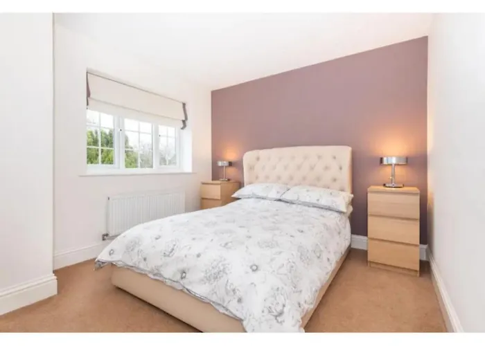 9 College Court Spacious, Modern 4-bed Townhouse In - Pass The Keys Dom wakacyjny