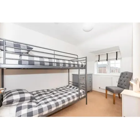 9 College Court Spacious, Modern 4-bed Townhouse In - Pass The Keys 펜션